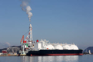 LNG ship wbr